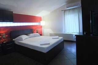 Отель Hotel Rivoli Бухарест Двухместный номер с 1 кроватью и собственной ванной комнатой-8