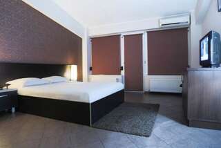 Отель Hotel Rivoli Бухарест Двухместный номер с 1 кроватью и собственной ванной комнатой-12